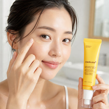 Sérum en gel para ojos con ácido kójico, cúrcuma y vitaminas de Medicube 30 ml