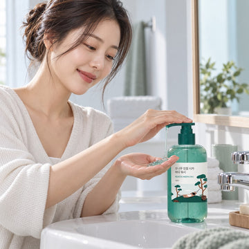 Gel de baño calmante Pine Calming Cica de ROUND LAB 400ml